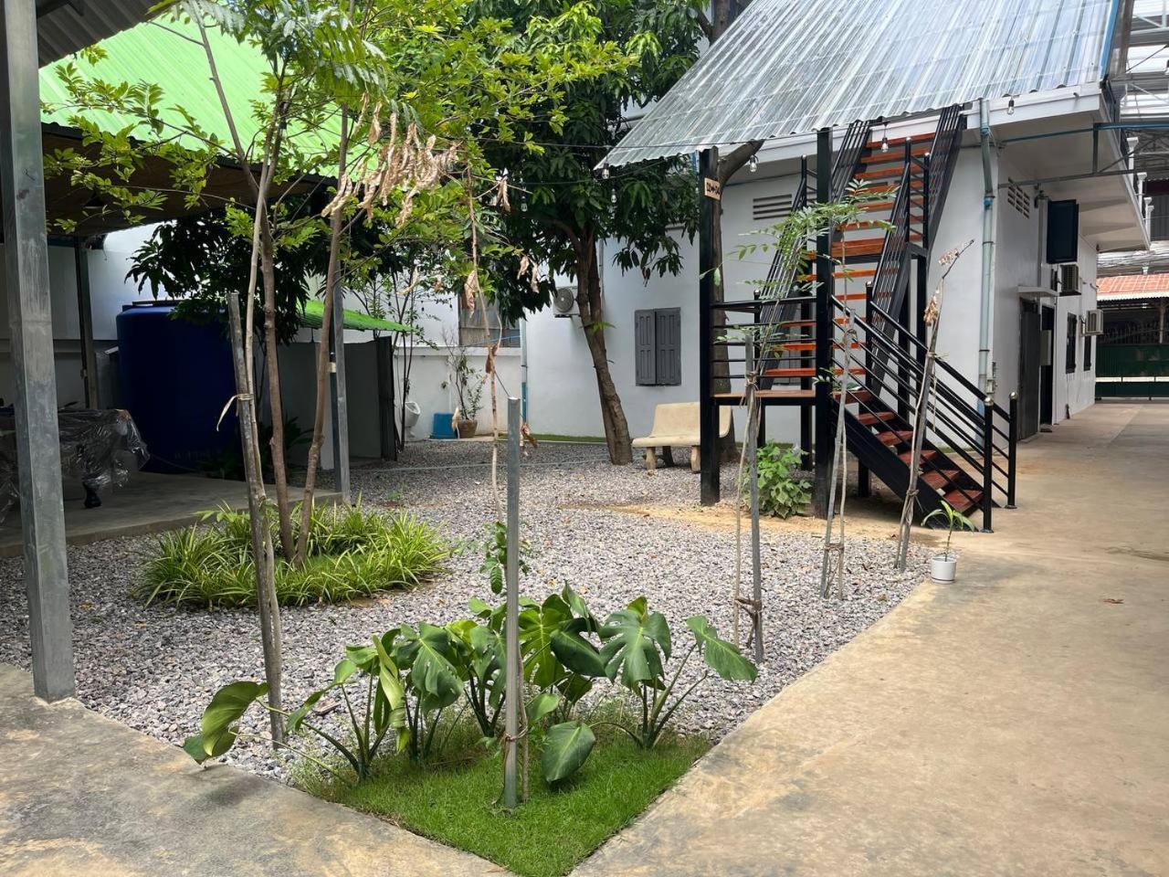 Por Chey Guesthouse พระตะบอง ภายนอก รูปภาพ